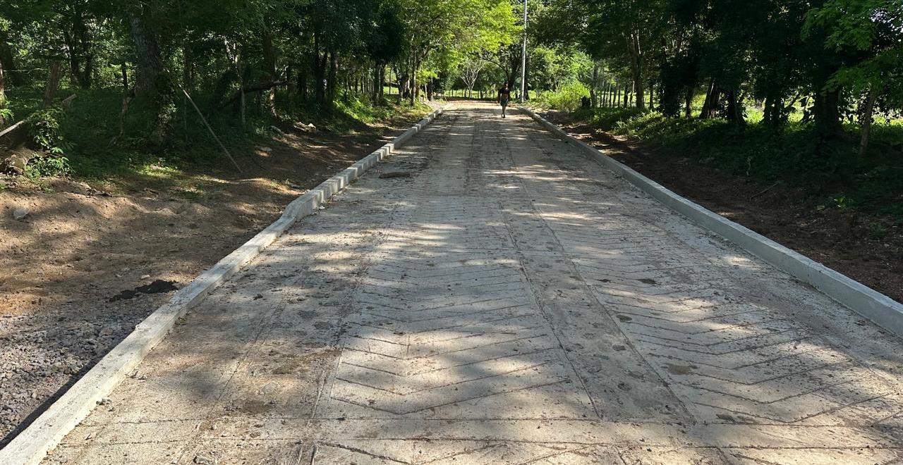 Fotografía Convenios de Caminos Comunitarios.
